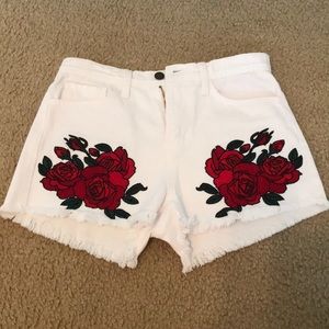 NWOT Flying Monkey White Embroidered Shorts 25